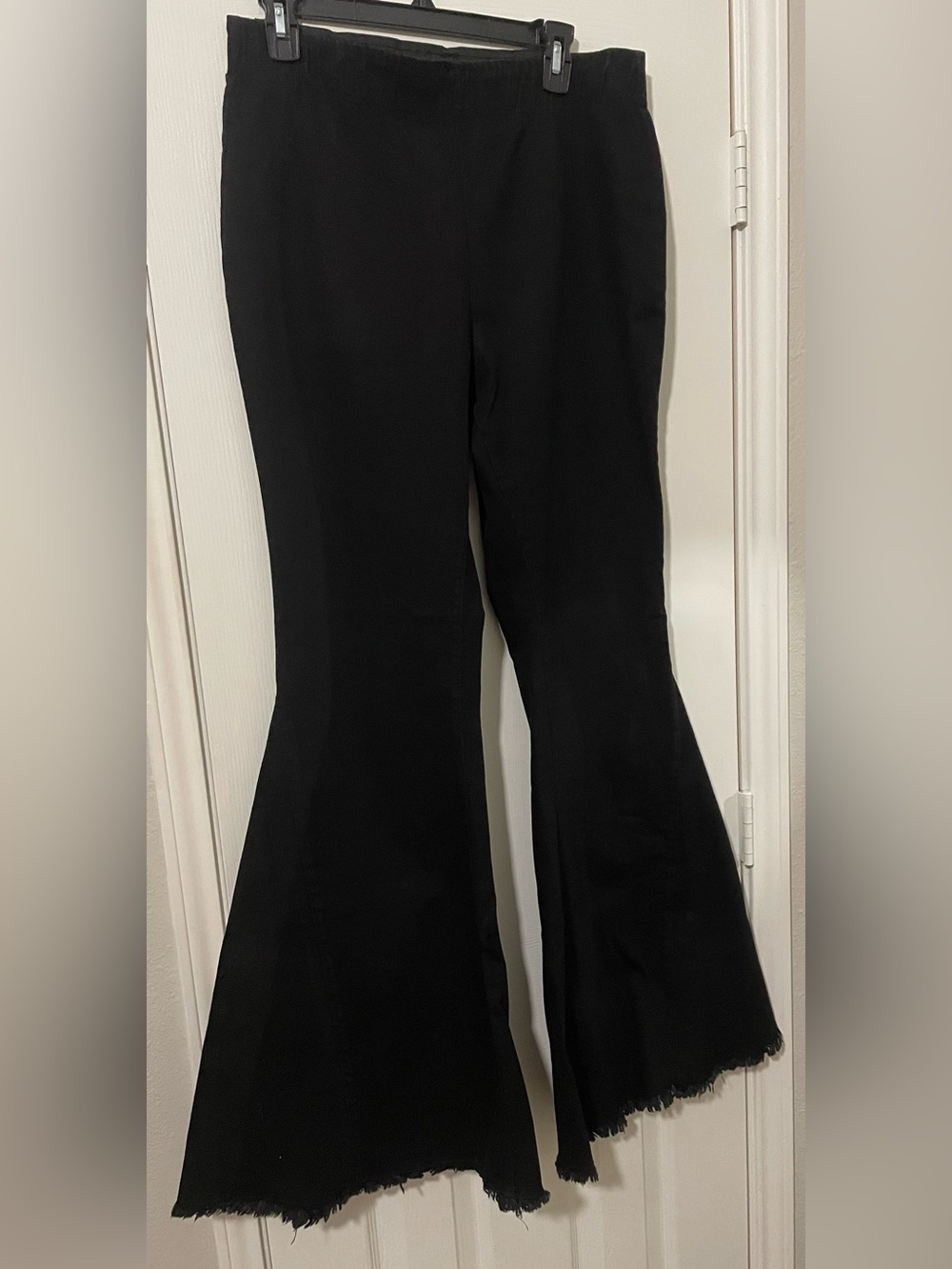 Black Long Flared Fringe-Hem Women's Jeans